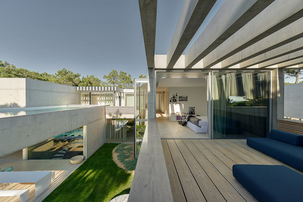 the-wall-house-ricardo-oliveira-alves