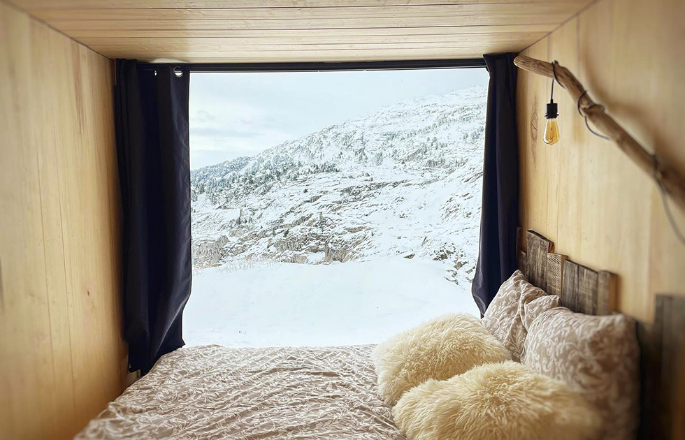 L'intérieur du Black Rock, un lodge atypique en bordure des pistes de La Pierre St-Martin.