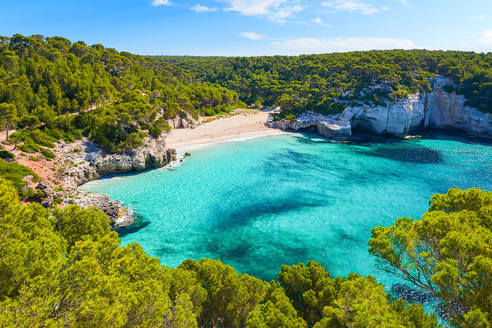 La Cala Mitjana au printemps